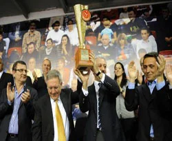 Aziz Yıldırım kupayı neden kaldırmadı