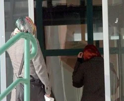 Başörtüsü terörü hala devam ediyor