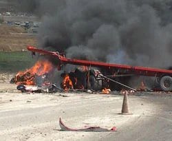 Çarpışan TIR'lar alev aldı: 2 ölü 2 yaralı
