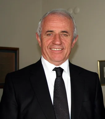 'Elimi taşın altına koydum'