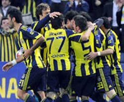 Fener zirve inadını sürdürdü