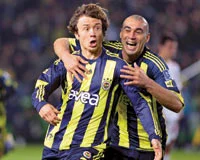 Fenerbahçe, Kadıköy'de 'ışık' saçtı