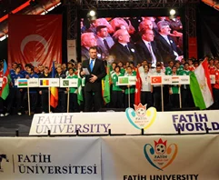 Futbolun Kralları dostluk için bir araya geliyor...