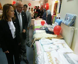 Gemlik'te, öğrenciler için kermes