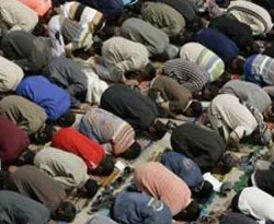 İspanya'da imamdan baskılara tepki