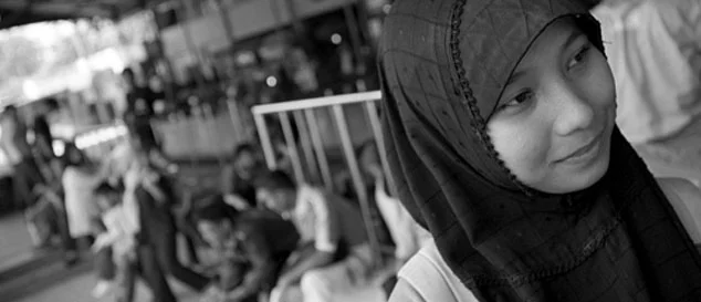 İspanya'da lisede başörtüsü tartışması