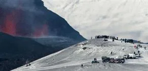 İzlanda'da yanardağ ikinci kez patladı