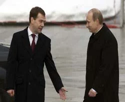 Medvedev: Putin hükümeti verimli çalışıyor