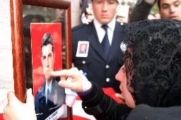 Şehit polis memuru dualarla uğurlandı