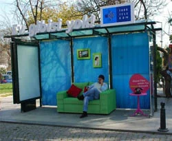 Telekom, evi duraklara taşıdı