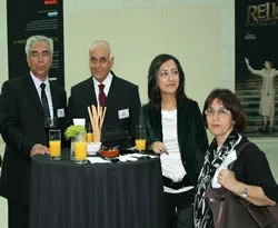 Türk bilim adamları İngiltere'de mahsur kaldı