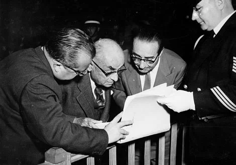 4-5 ay kimse ile tek bir kelime konuşmadım