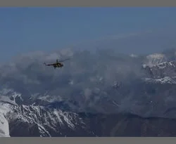 Afganistan'da düşen uçağın parçaları bulundu!