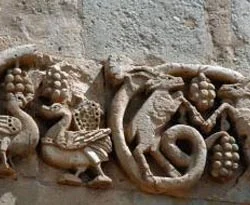 Akdamar'ın duvarı belgesel gibi!