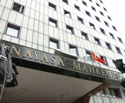 Anayasa Mahkemesi CHP'ye çalışıyor