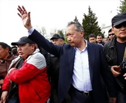 Bakiyev 3 kentin yönetimini ele geçirdi