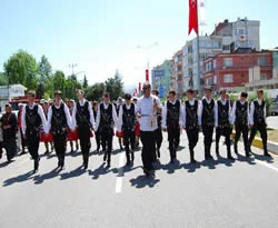 Beşikdüzü'nde şenlik başladı