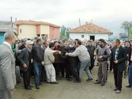 Bir inek yüzünden 4 cenaze kalktı