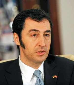 Cem Özdemir: İsrail büyük hata yaptı, bedeli ağır olacak
