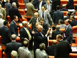 CHP'li vekiller Anayasa toto oynadı!