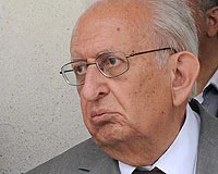 Cindoruk'tan Başbakan'ın eşine hakaret