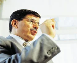 Davutoğlu: "Bugün önemli ve tarihi bir gün"