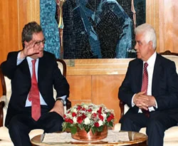 Eroğlu, Downer'i kabul etti