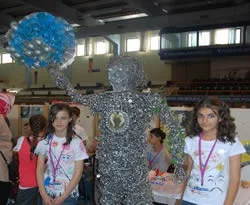 Geleceğin sanatçıları sergi açtı