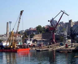 Haliç Tersanesi'nde vapur yangını