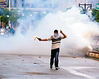 İlköğretim okuluna molotoflu saldırı