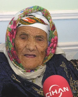 Irkçılar yaşlı Türk kadını dövdü