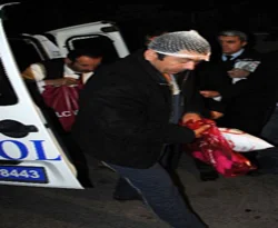 İzmir'de bıçaklı kavga: 1 ölü, 2 yaralı