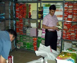 İzmir'de korsan kitap ele geçirildi