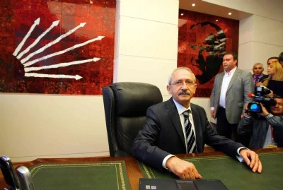 Kılıçdaroğlu, makam koltuğuna oturdu