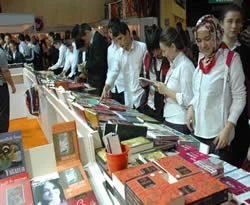 Kocaeli'nde kitap fuarı devam ediyor