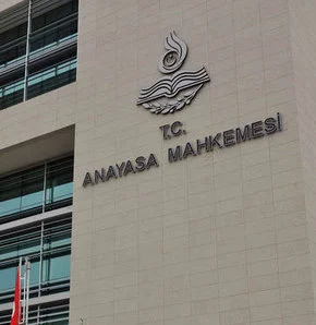Komutanlara Yüce Divan yolu