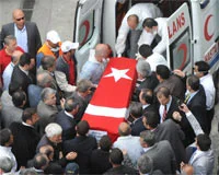 Madenciler son yolculuklarına uğurlanıyor