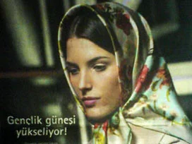 Markalı eşarp bile boşanma nedeni