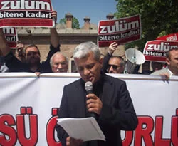 Mazlumder'den başörtüsü protestosu