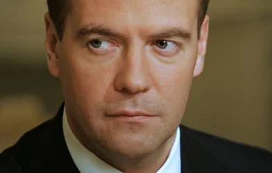 Medvedev dev projelerle geliyor