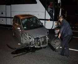 Metrobüs'ün camları kırıldı