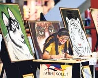 Öğrenciler, el emeği ürünlerini sergiledi