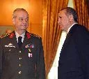 Orgeneral Başbuğ ziyareti yarıda kesti