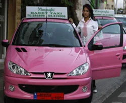 Ortadoğu'da pembe taksiler yayılıyor