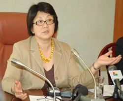 Otunbayeva, Devlet Başkanı oldu
