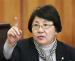 Otunbayeva partisinden istifa etti