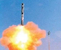 Pakistan, kısa menzilli nükleer füze denedi