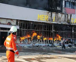 Romanya'da 2 bin dükkan yandı