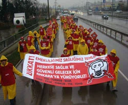 Sendika yürüyüşünde arbede çıktı