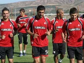 Sivasspor iki oyuncusu ile anlaştı